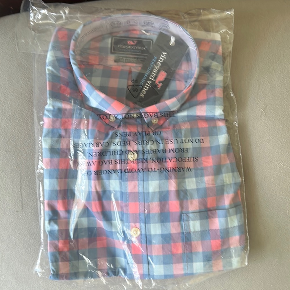 Large vineyard vines shirt with tags new
